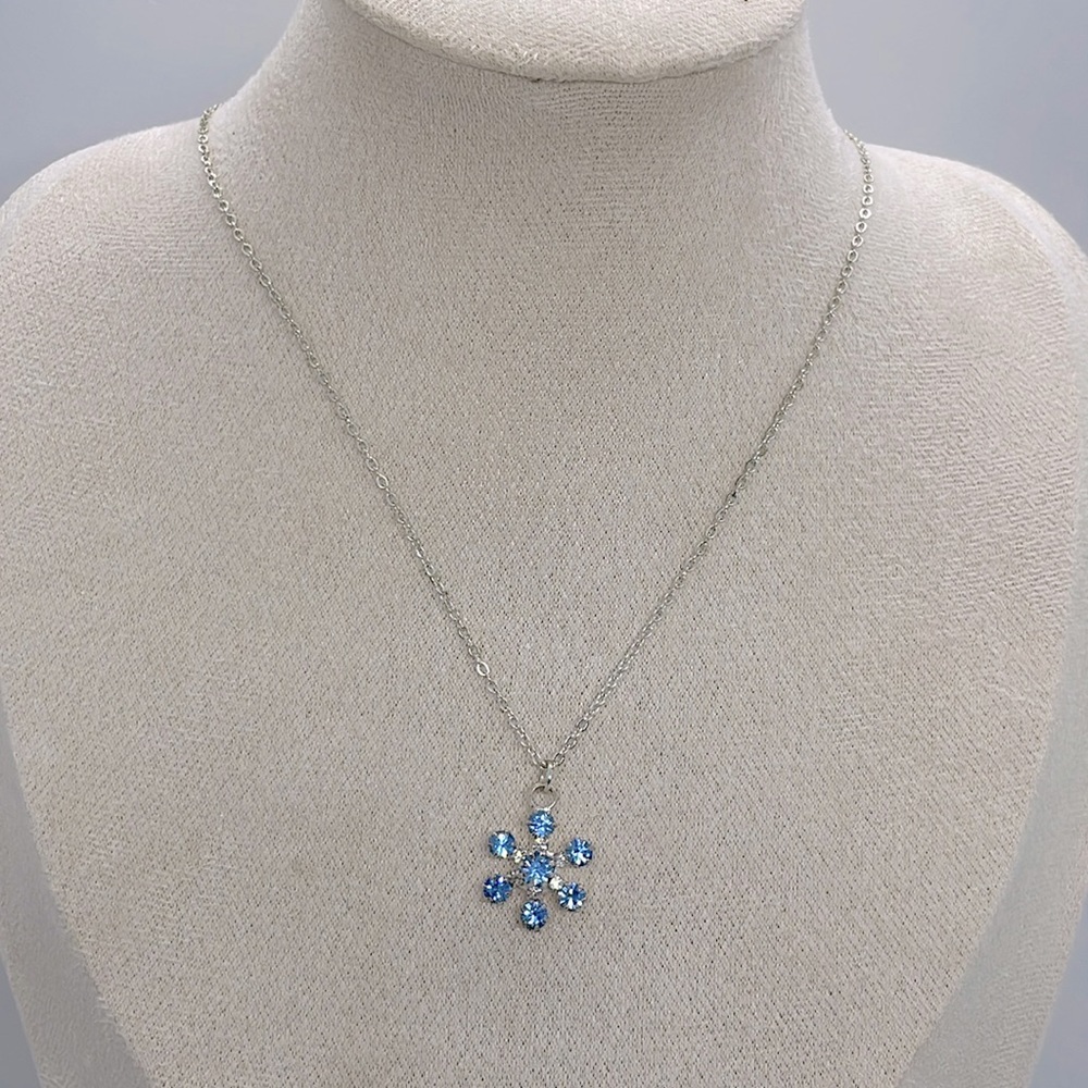 Necklace silver tone